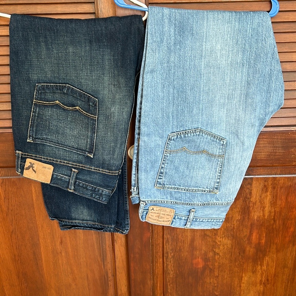 2 for 1 American Eagle Men’s jeans. Both Size 44x32